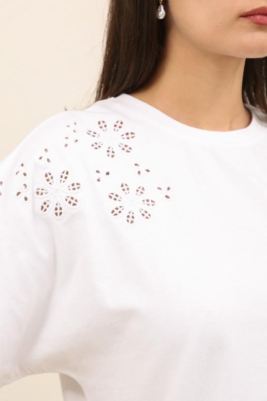 T-shirts Femme Vert Daphnea 32190 Efashion Paris