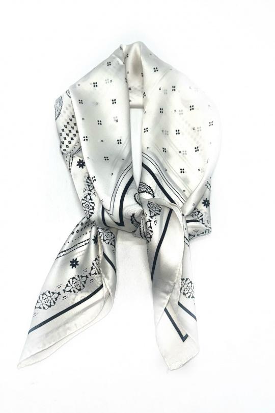 Foulards Accessoires Blanc LINETA D-148 FOULARD TOUCHE SOIE 70X70 MOTIF BANDANA  Efashion Paris