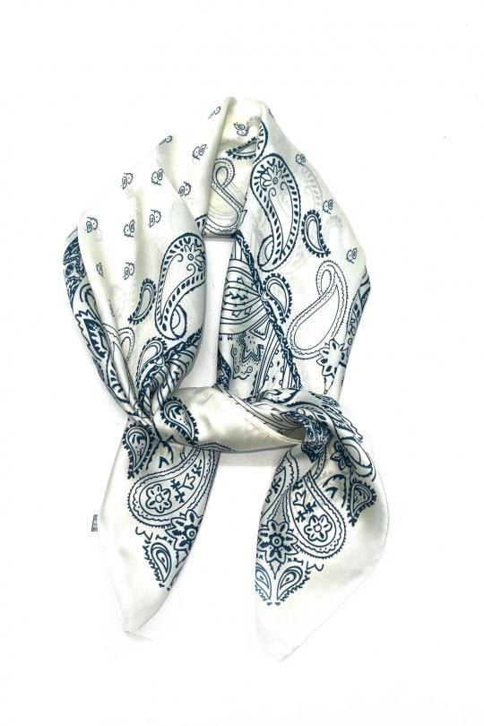 Foulards Accessoires Blanc LINETA D-177 FOULARD TOUCHE SOIE 70X70 MOTIF CACHEMIRE  Efashion Paris