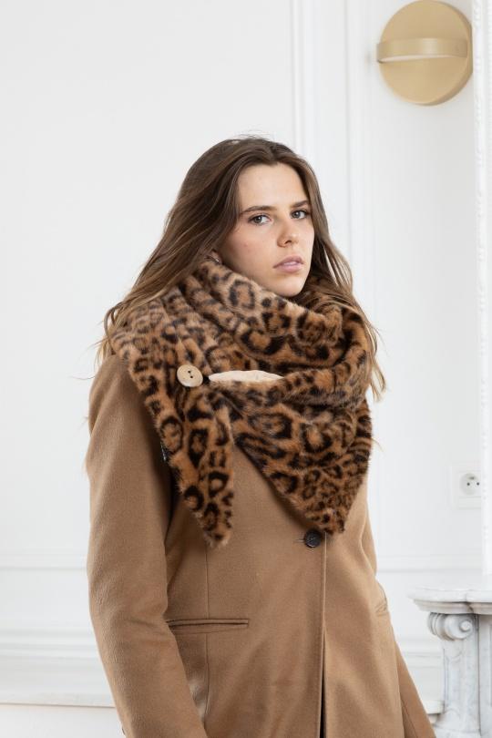 Écharpes Accessoires Beige LINETA F-5 ECHARPE TRIANGLE EN FAUSSE FOURRURE MOTIF LEOPARD  Efashion Paris