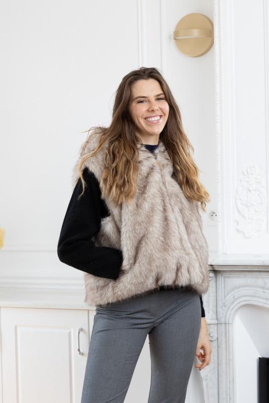 Vestes  Femme Café LINETA F-3 VESTE SANS MANCHE EN FAUSSE FOURRURE BICOLORE AVEC CAPUCHE Efashion Paris