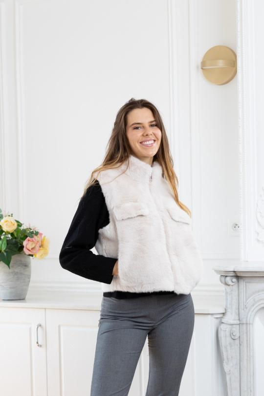 Vestes  Femme Noir LINETA F-4 VESTE SANS MANCHE EN FAUSSE FOURRURE AVEC FERMETURE ECLAIR  Efashion Paris