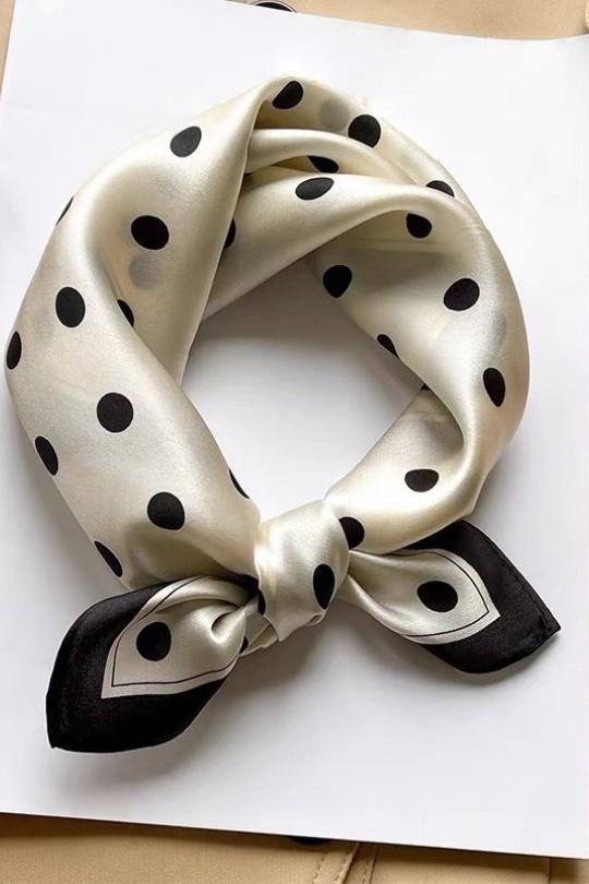 Foulards Accessoires Bleu LINETA D-307 FOULARD TOUCHE SOIE 70X70 MOTIF PETIT POIS  Efashion Paris