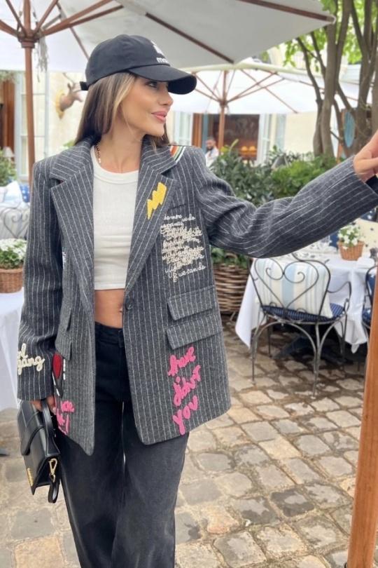 Vestes  Femme Bordeaux (Maxmila) VESTE FUNKY ORIGINAL BLAZER AVEC BRODERIE ET PATCH COLORÉS ! Efashion Paris