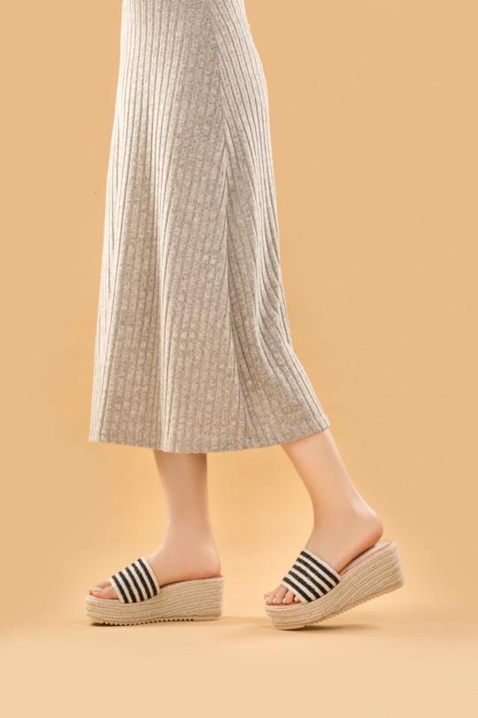 Compensées Chaussures Noir LADY GLORY R830 Efashion Paris
