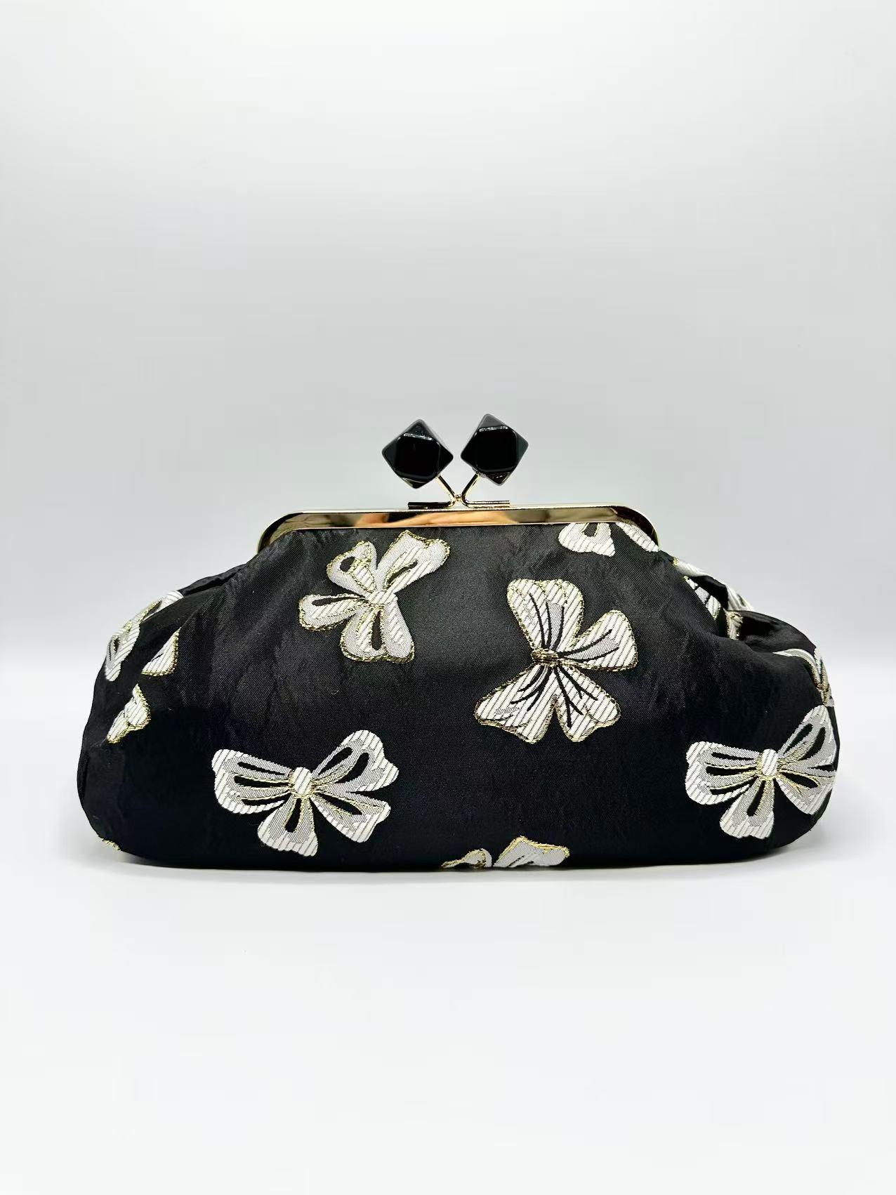 Bolsos pequeños & clutch Marroquinería Glossy black KL 2655 #c Efashion Paris