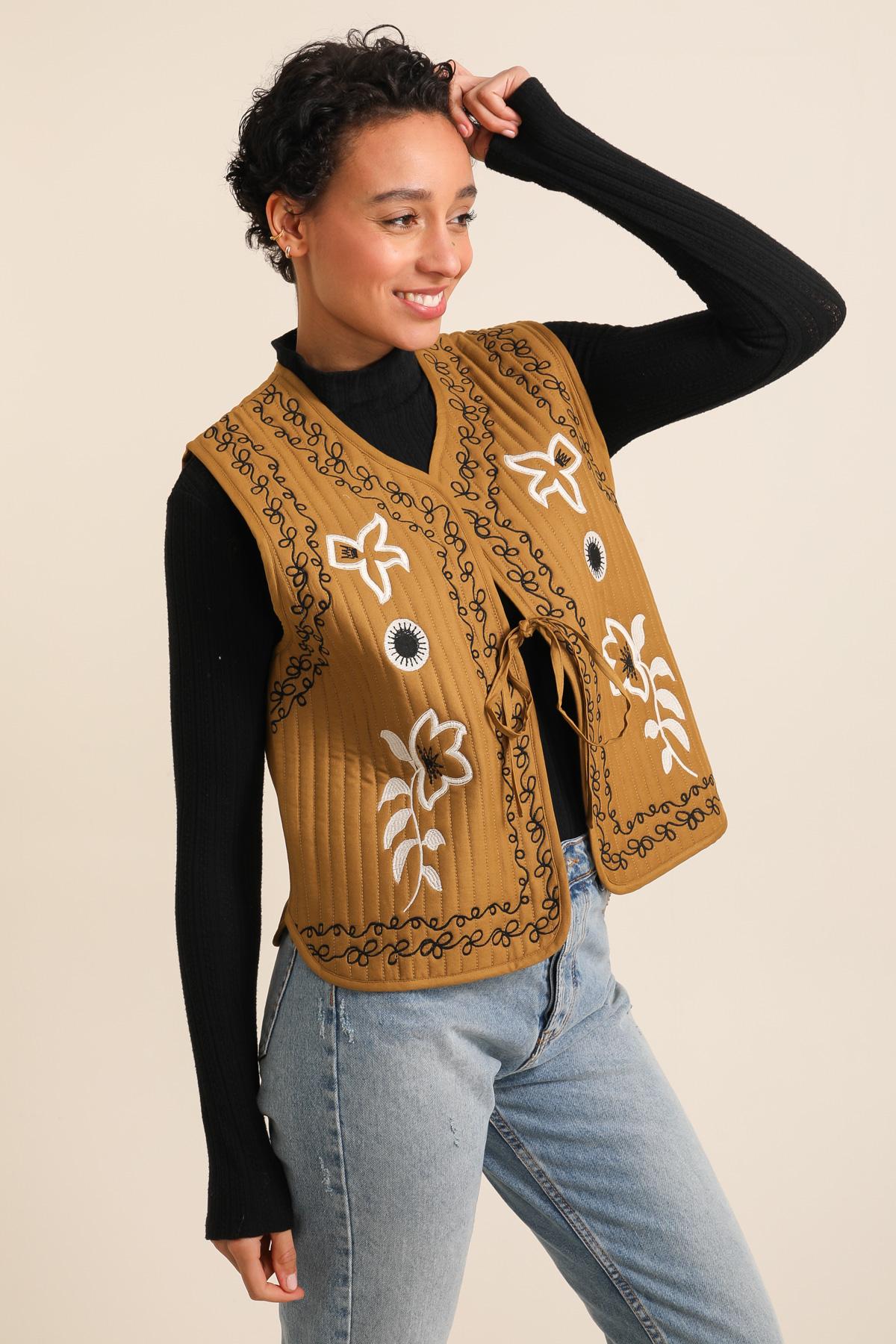 Gilets Femme Jaune foncé W STUDIO J99402 #c Efashion Paris