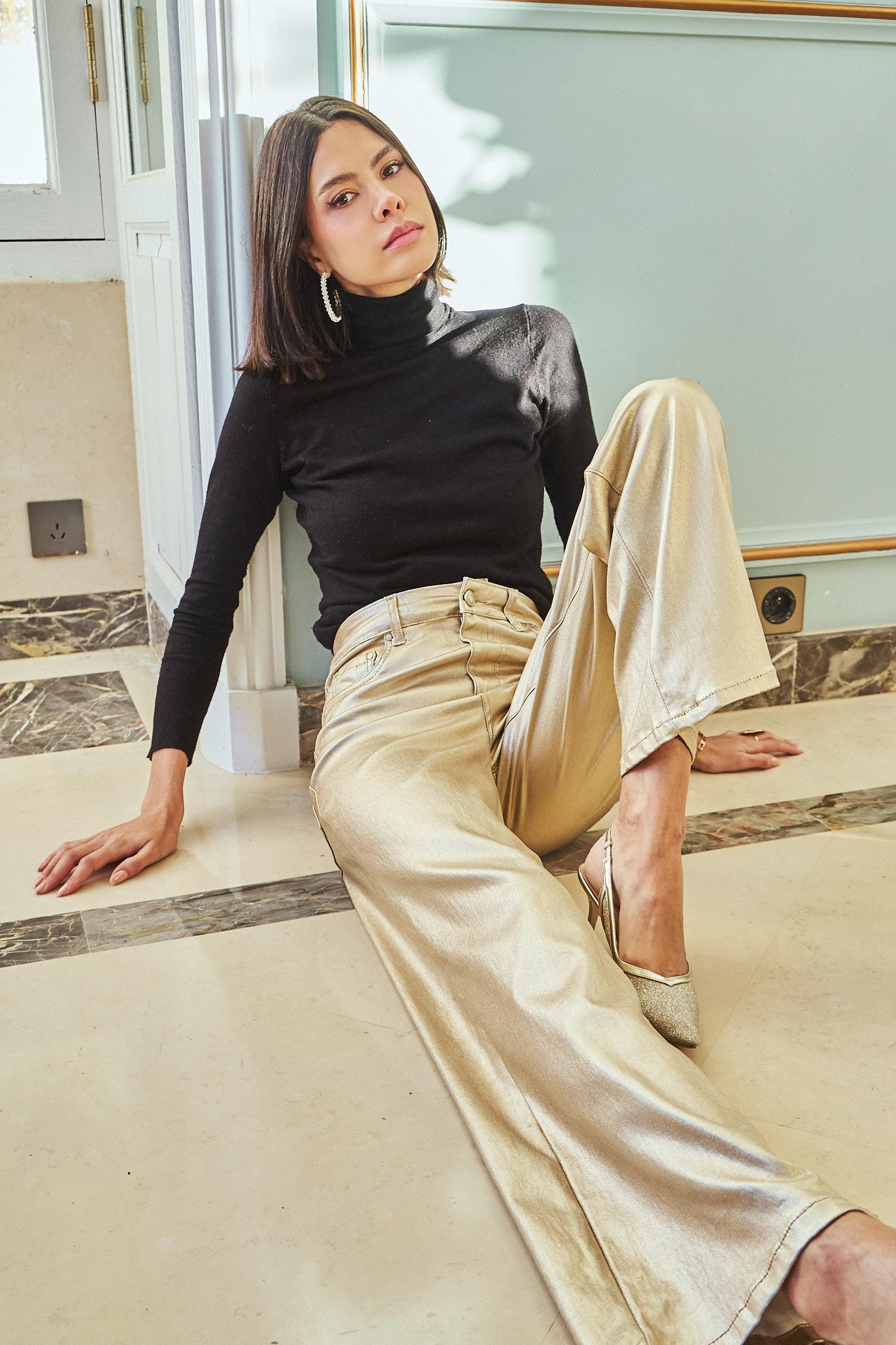 H6988 - CORINNE-DORÉ