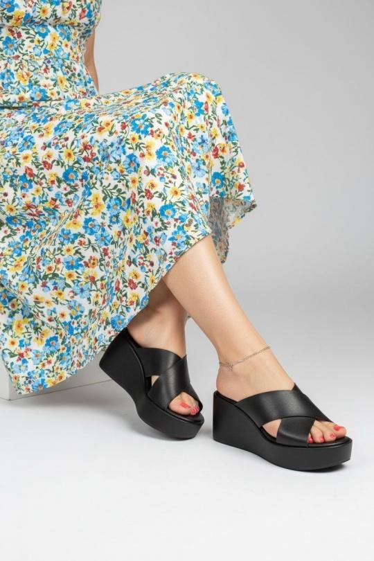 Compensées Chaussures Noir ALTAMODA SHOES (Mia Shoes) J9833 Efashion Paris