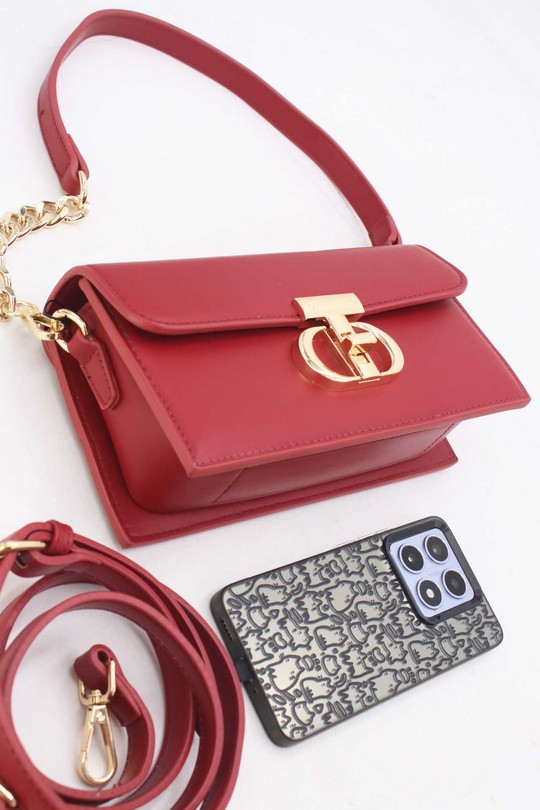 Sacs à main Maroquinerie Rouge Tom & Eva 25P-6336 Efashion Paris