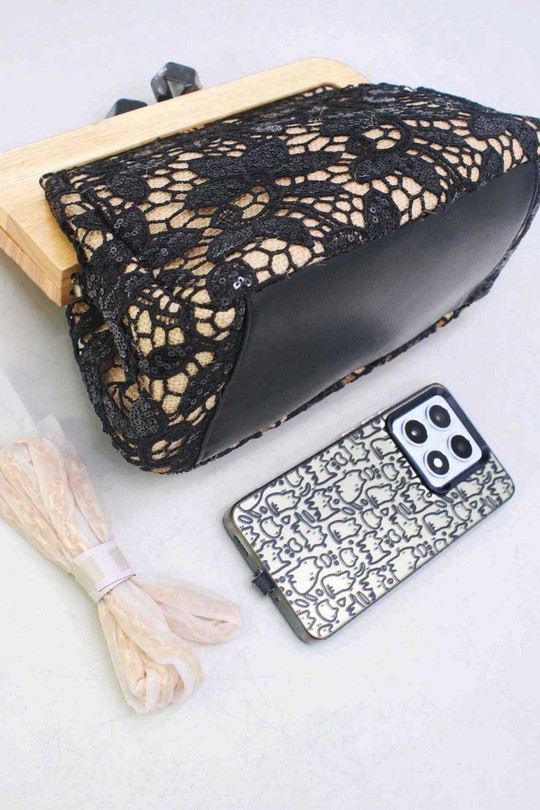 Pochettes Maroquinerie Beige Tom & Eva 25P-6255 Efashion Paris