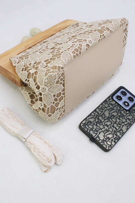 Pochettes Maroquinerie Beige Tom & Eva 25P-6255 Efashion Paris