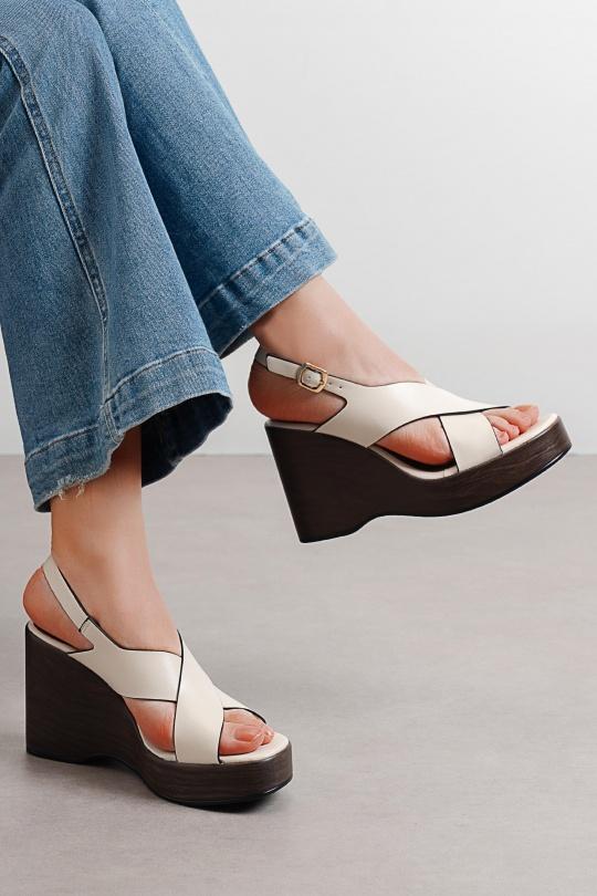 Compensées Chaussures Beige C'M Paris 77-682 Efashion Paris