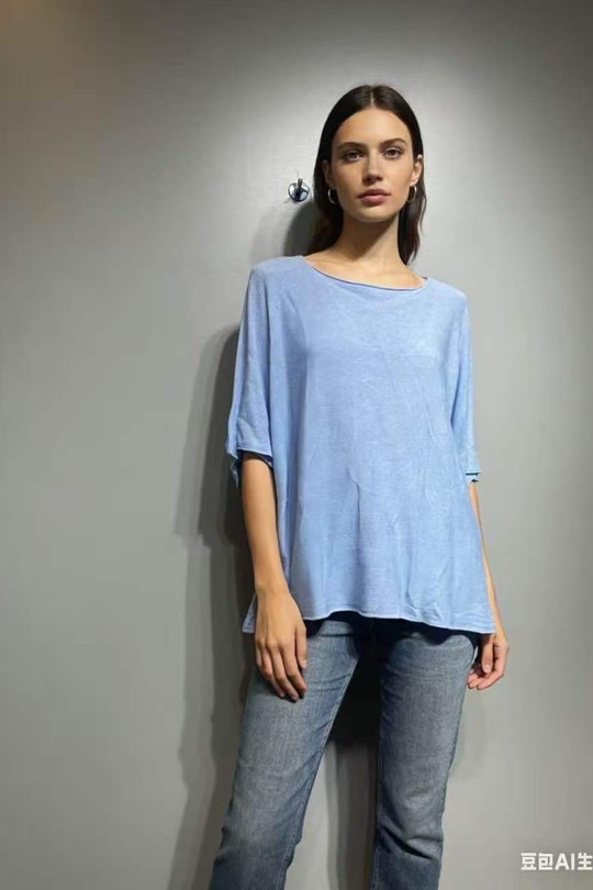 Pulls Femme Blanc QL 2201-4 Efashion Paris