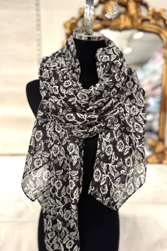 Foulards Accessoires Rouge Jacky Diffusion 28 Efashion Paris