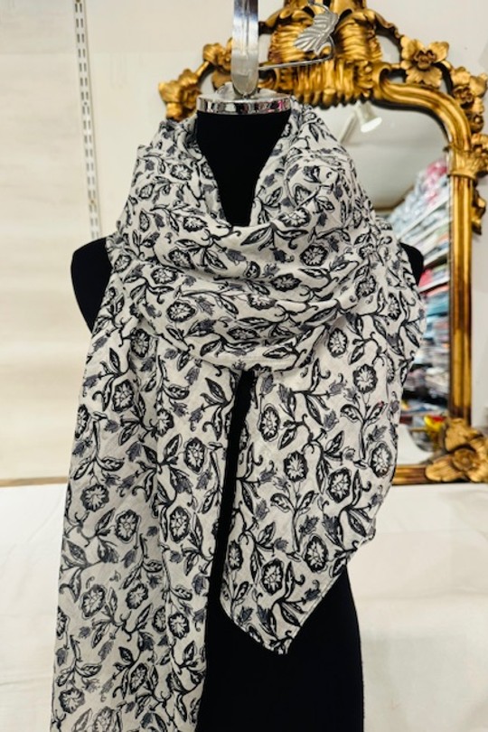 Foulards Accessoires Rouge Jacky Diffusion 28 Efashion Paris