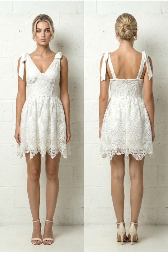 Abiti corti Donna White Lily Mcbee Robe Courte Dentelle Blanche Bretelles Nouées 6613 Efashion Paris