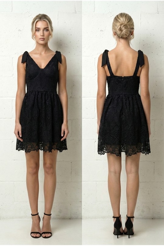 Abiti corti Donna White Lily Mcbee Robe Courte Dentelle Blanche Bretelles Nouées 6613 Efashion Paris