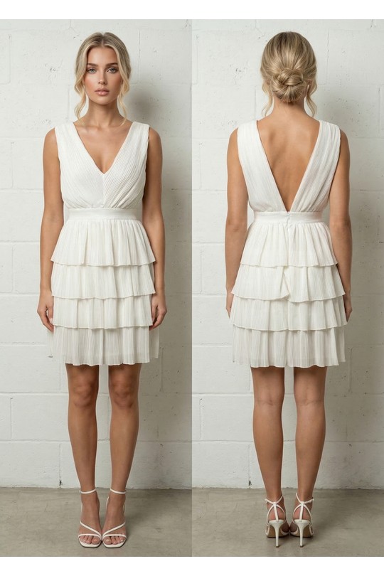 Robes courtes Femme Blanc Lily Mcbee Robe Courte Blanche Plissée Décolleté V 5391 Efashion Paris