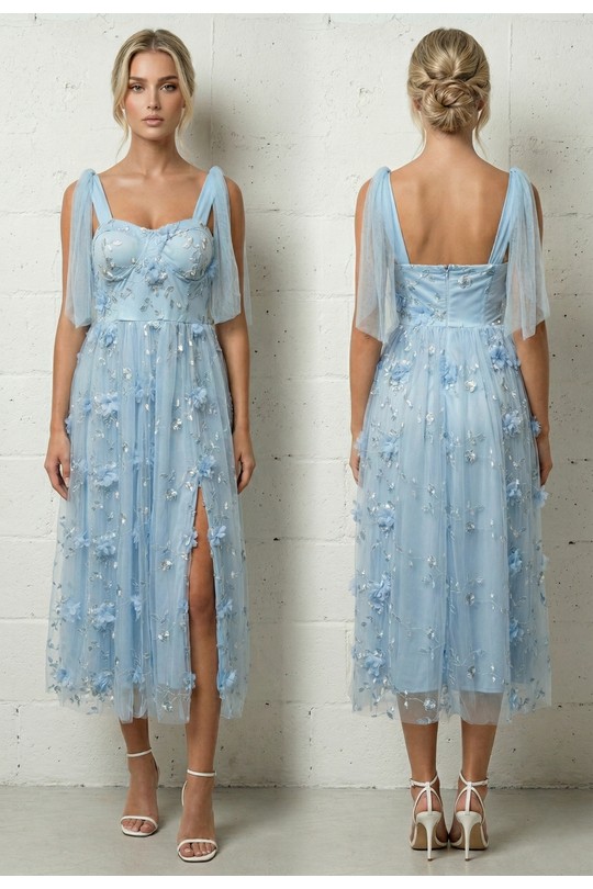 Robes mi-longues Femme Bleu Lily Mcbee Robe Midi Bleu Ciel Fendue Fleurs 3D Tulle et Nœuds Épaules 6576 Efashion Paris